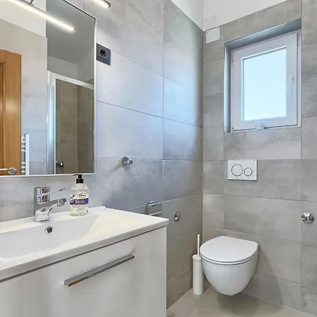 Apartamento La Mer-3 By Interhome Pula
