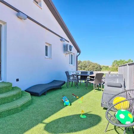Apartman La Mer-3 By Interhome Póla